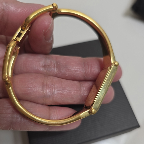 Gucci Gold Rectangular Watch - Picture 7 of 8